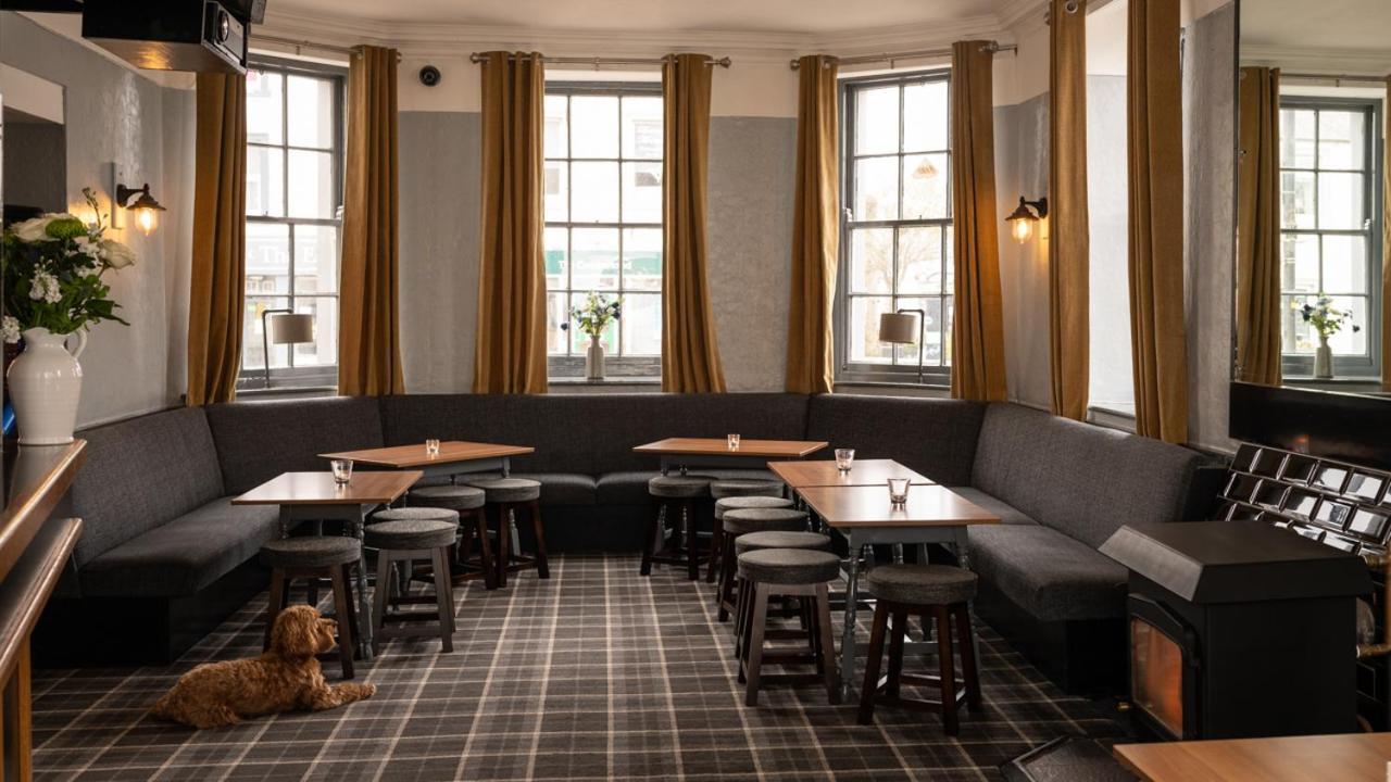 Graham Arms 3*