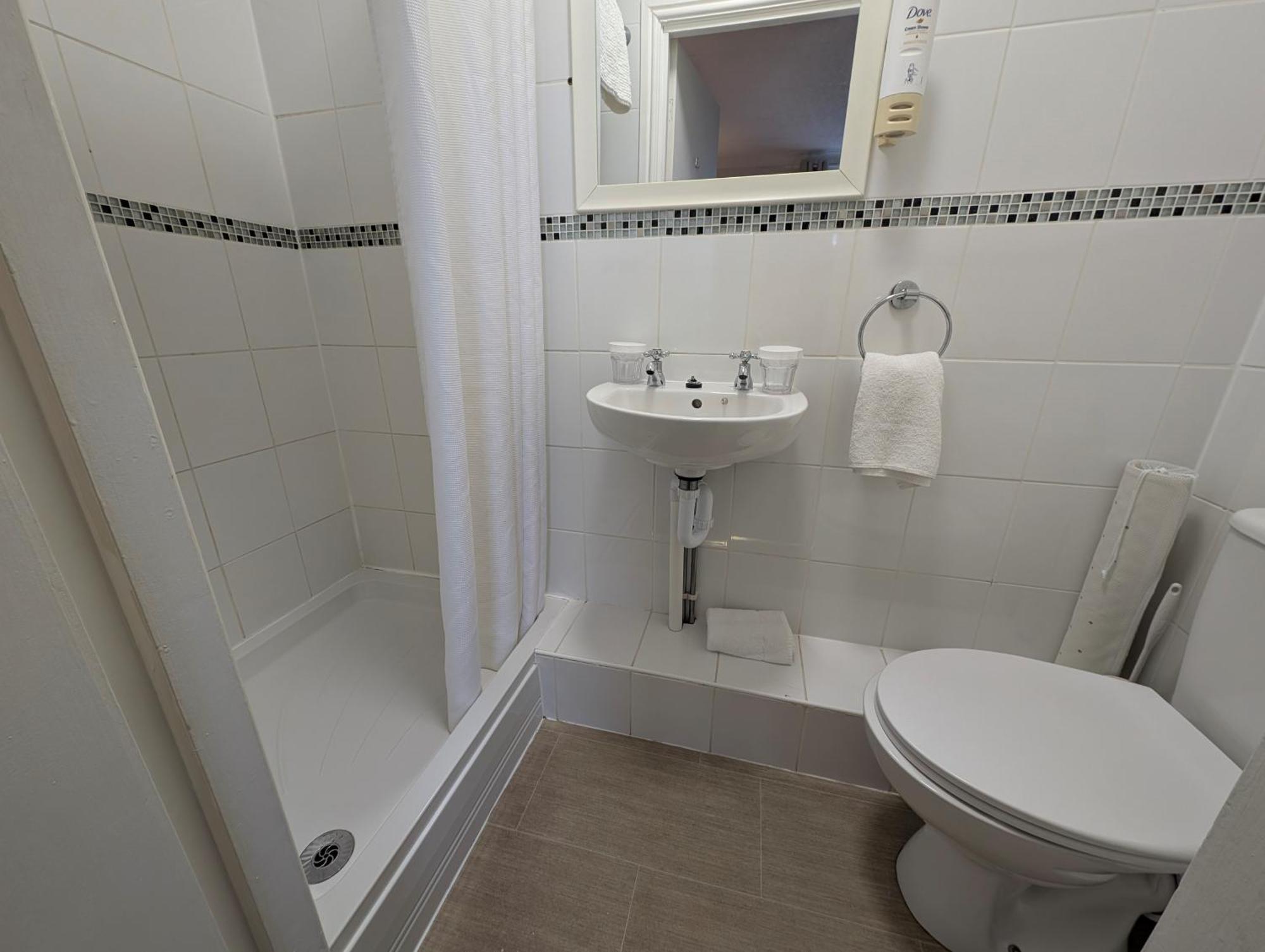 Graham Arms 3*
