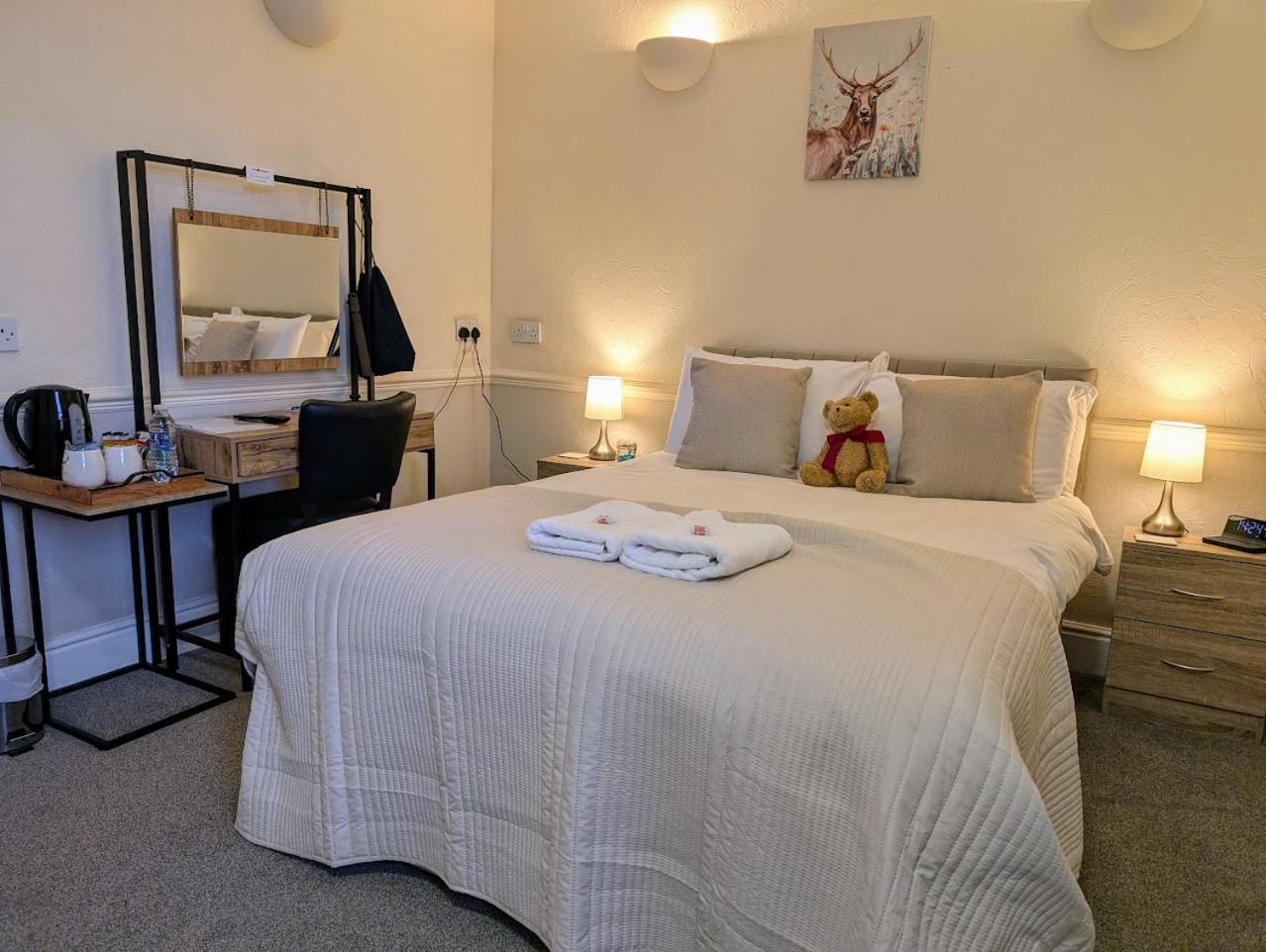 Graham Arms 3*